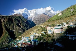Sdasien -  Nepal: Trekkingrundreise - Mt. Everest Basis-Lager - Impression aus Namche