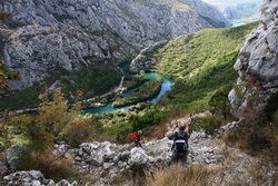 Sdosteuropa - Kroatien: Berge, Schluchten und Kultur - Schlucht mit Fluss